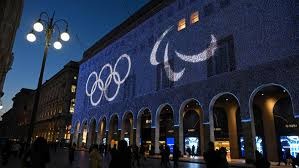 麻将什么时候该稳（打麻将何时需要稳住）